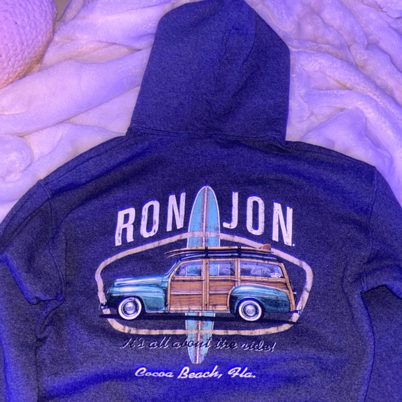 Light weight hoodie - Picture 2 of 2